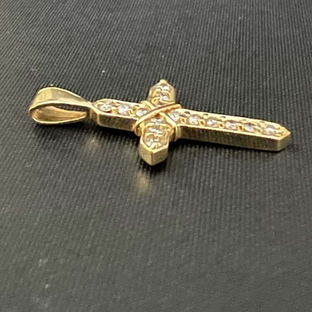 👑✅PRICE FIRM✅ Genuine Diamond 14kt Solid Gold Cross Pendant - Picture 3 of 10